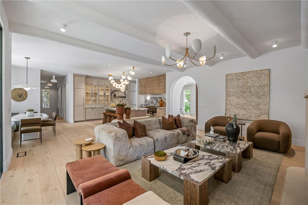 3002 Cravenridge Drive NE