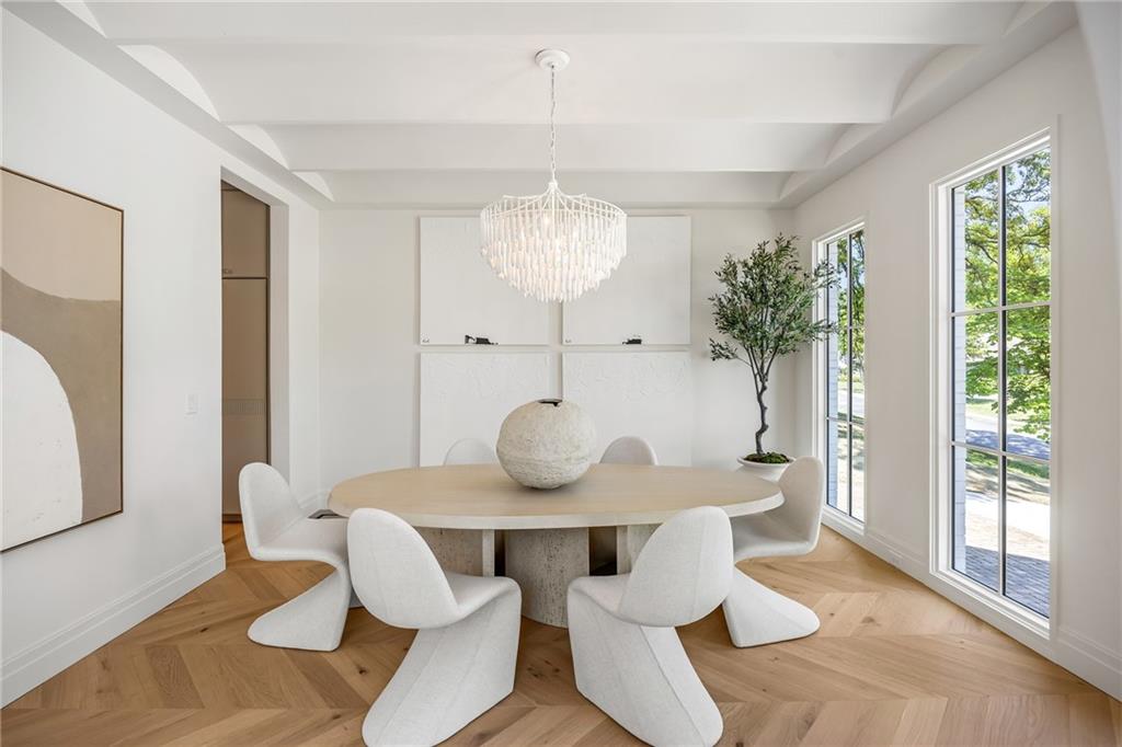 3002 Cravenridge Drive NE