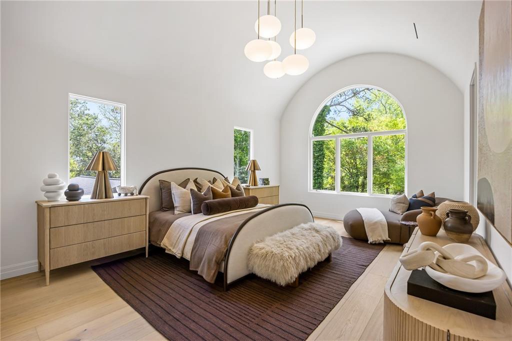 3002 Cravenridge Drive NE