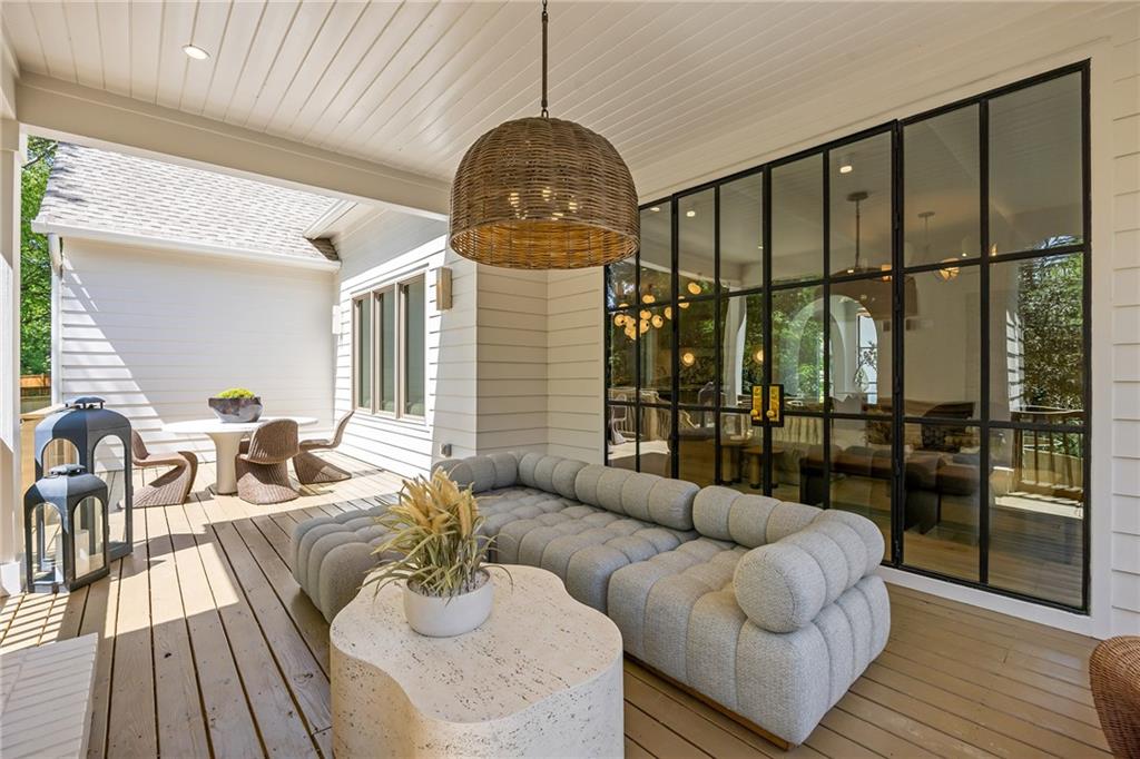 3002 Cravenridge Drive NE