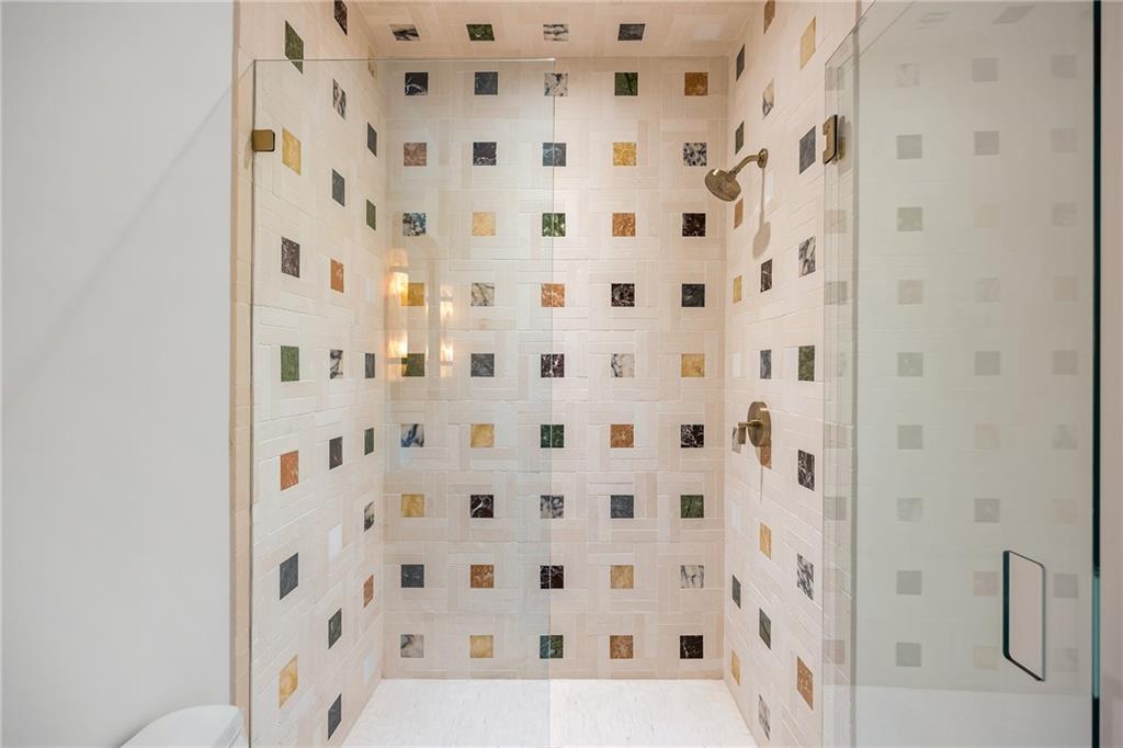 3002 Cravenridge Drive NE