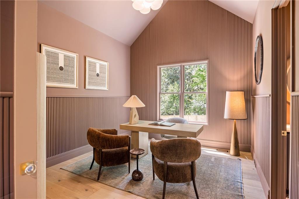 3002 Cravenridge Drive NE