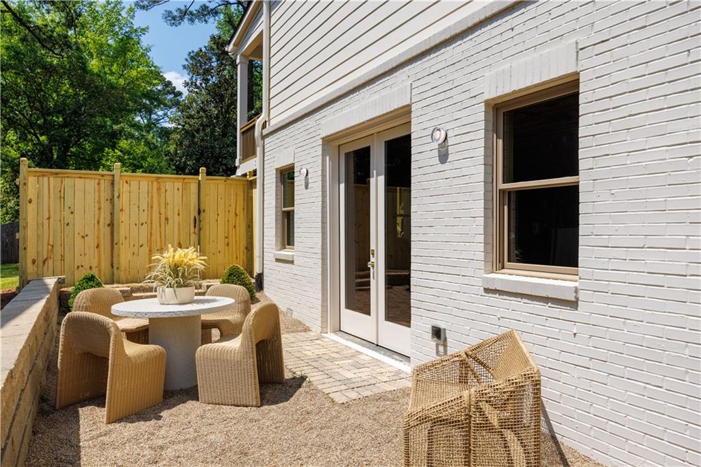 3002 Cravenridge Drive NE