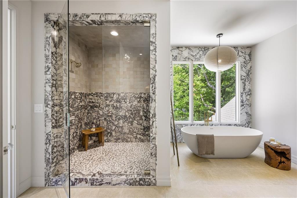 3002 Cravenridge Drive NE