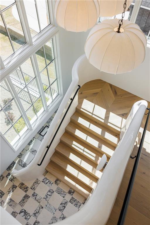 3002 Cravenridge Drive NE