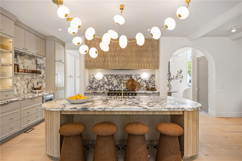 3002 Cravenridge Drive NE