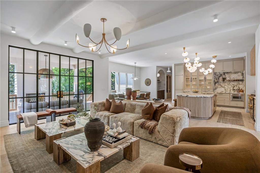 3002 Cravenridge Drive NE