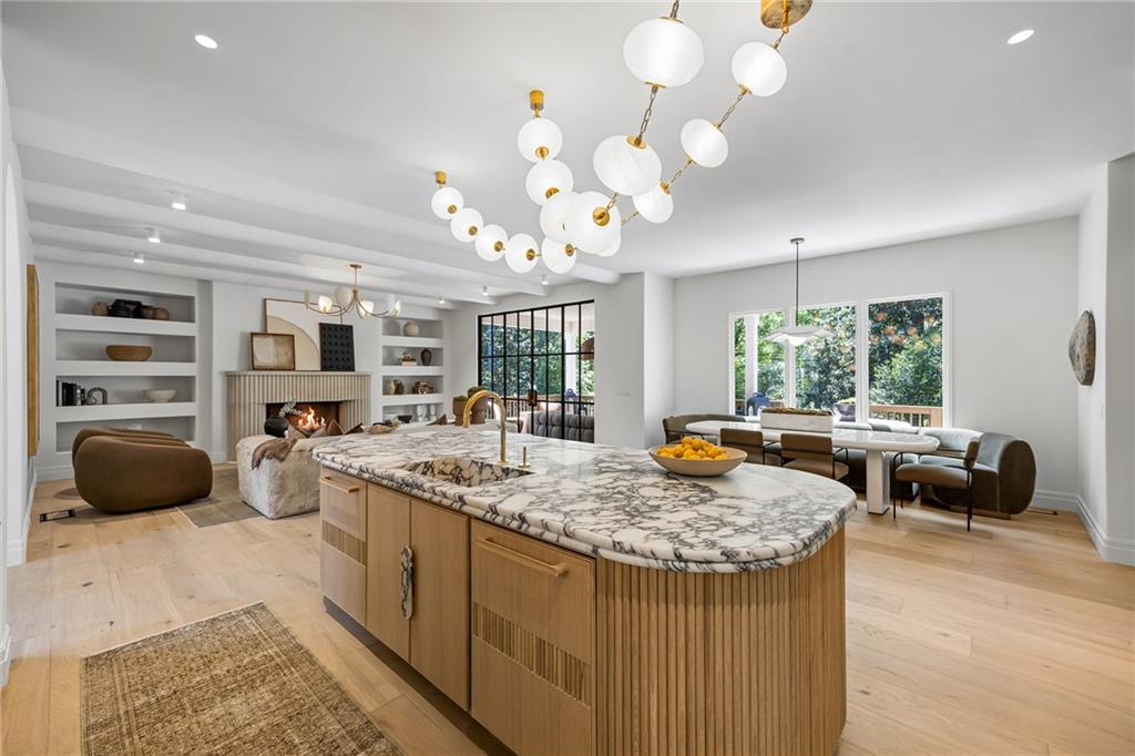 3002 Cravenridge Drive NE