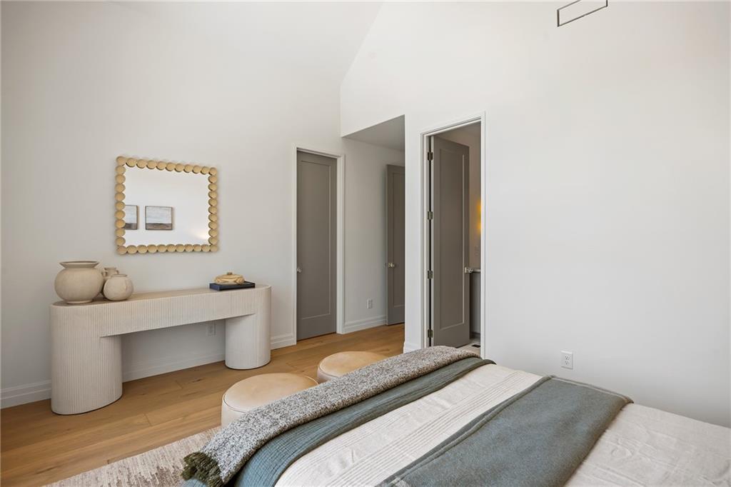 3002 Cravenridge Drive NE