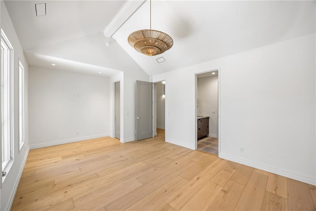 3002 Cravenridge Drive NE