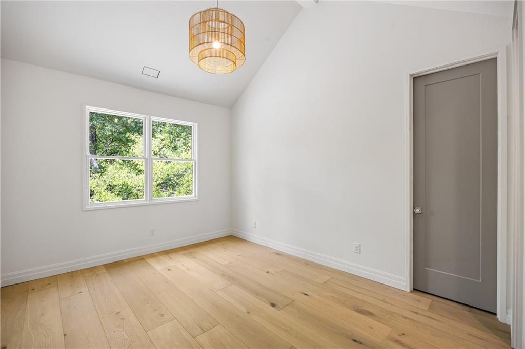 3002 Cravenridge Drive NE