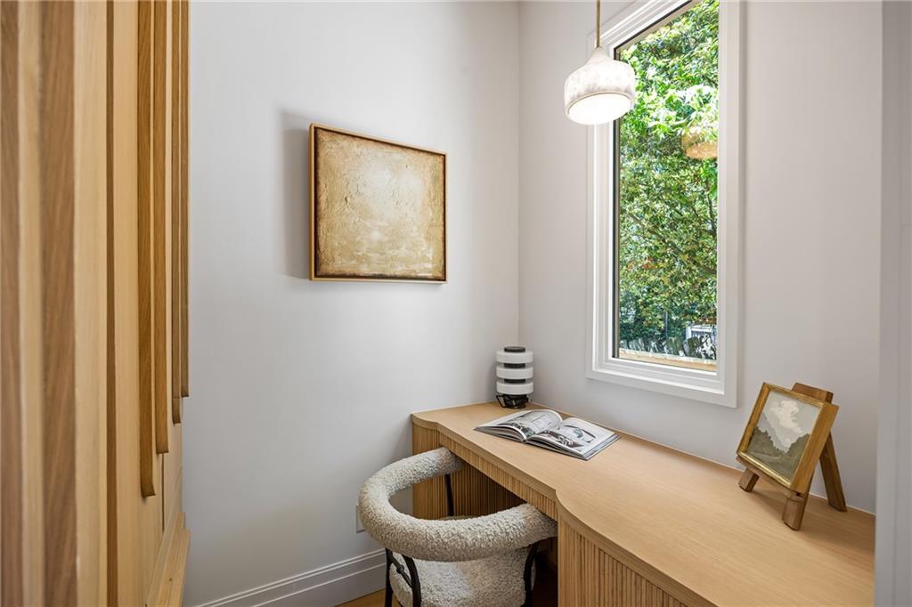 3002 Cravenridge Drive NE