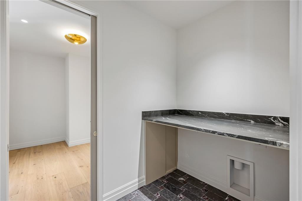 3002 Cravenridge Drive NE