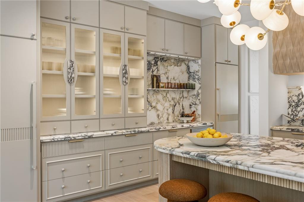 3002 Cravenridge Drive NE