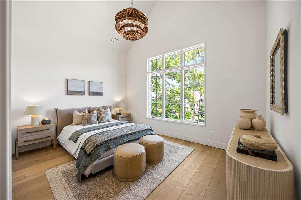 3002 Cravenridge Drive NE