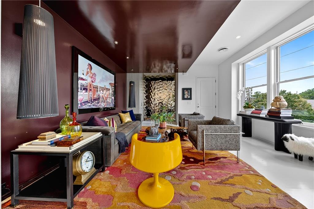 281 15th Street NE Unit 302