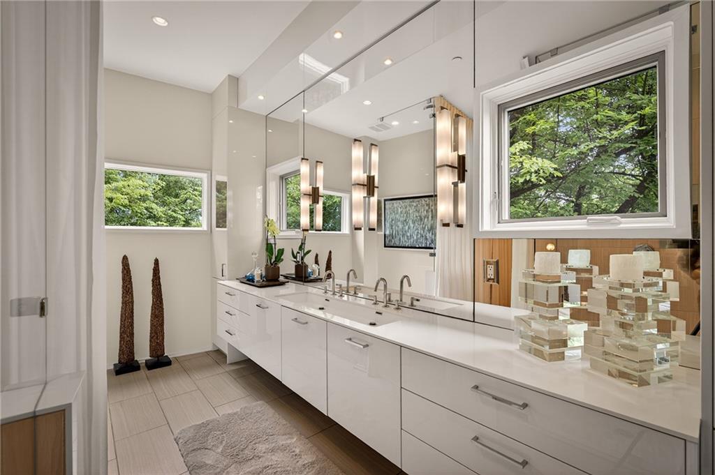 281 15th Street NE Unit 302
