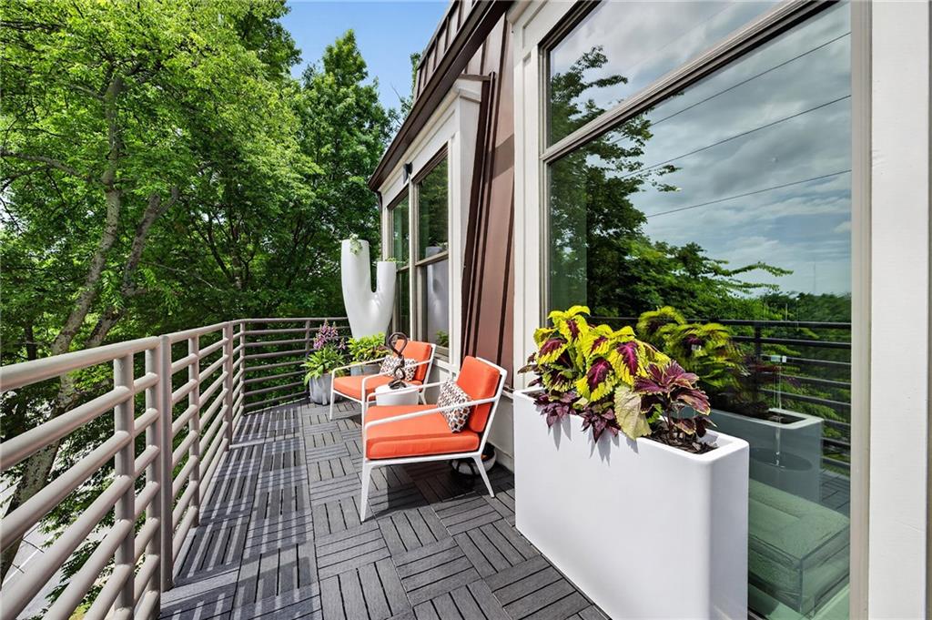 281 15th Street NE Unit 302