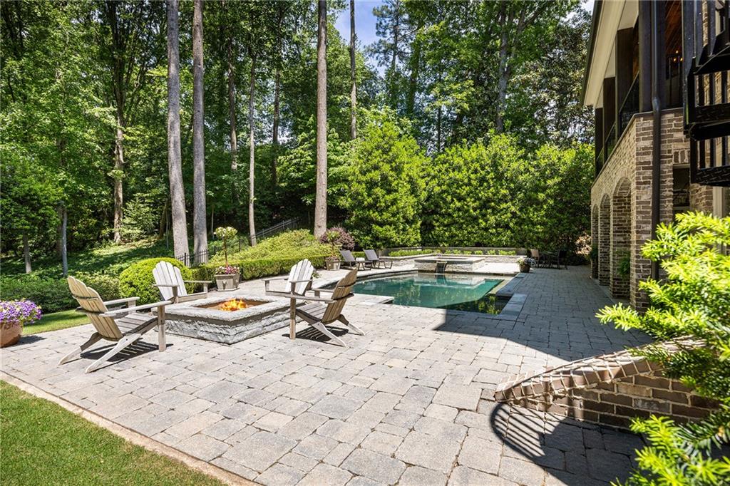 820 Loridans Drive NE
