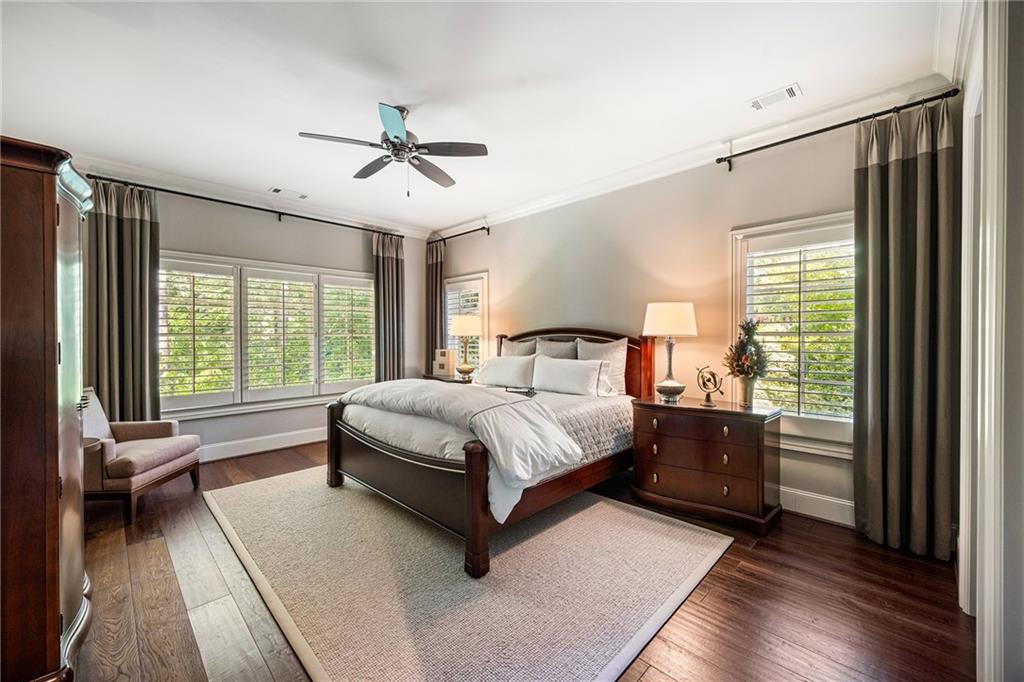 820 Loridans Drive NE