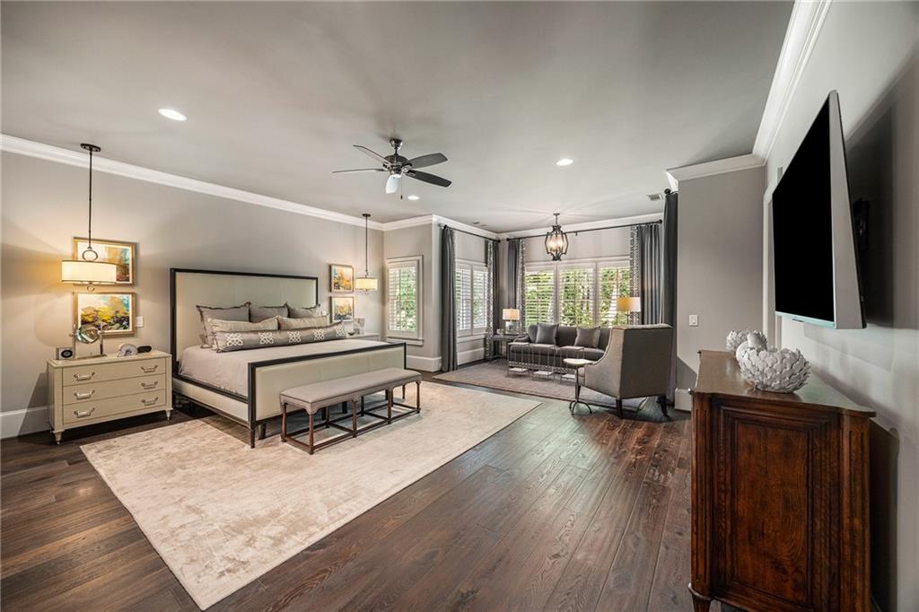 820 Loridans Drive NE