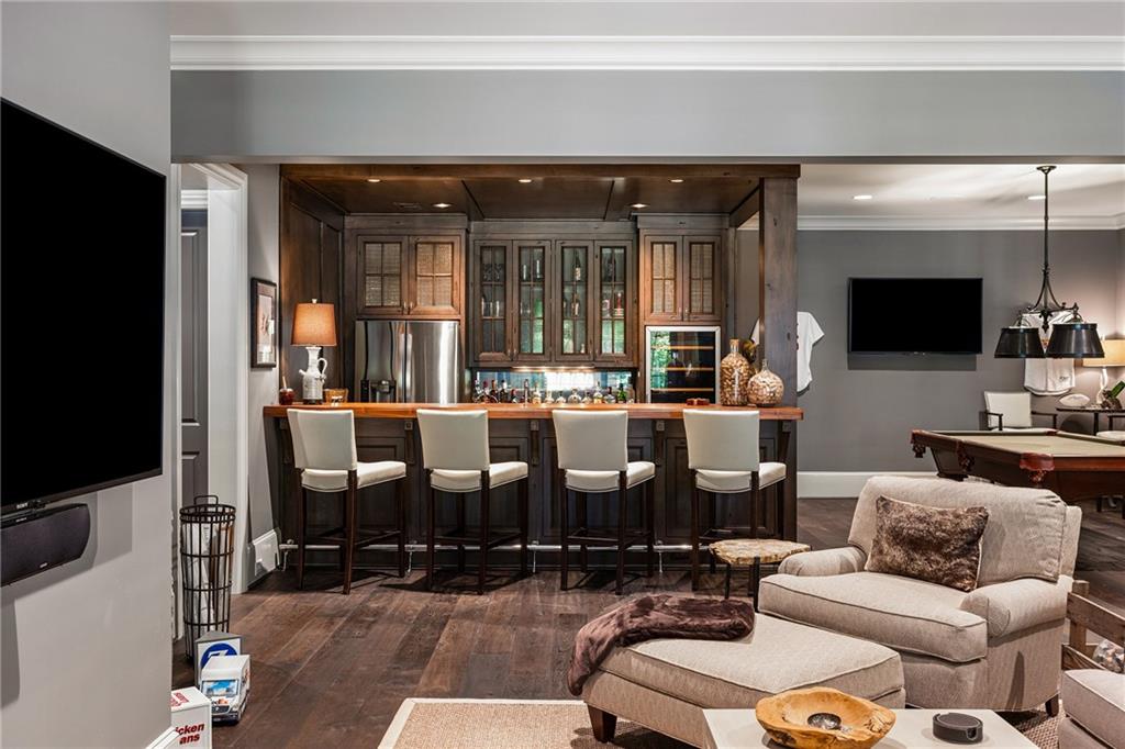 820 Loridans Drive NE