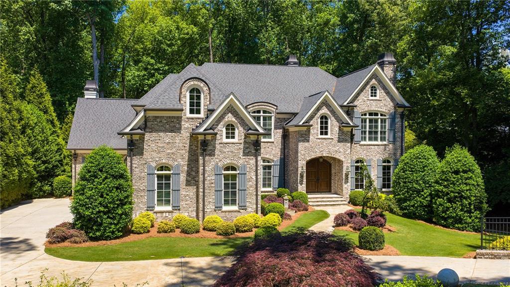 820 Loridans Drive NE