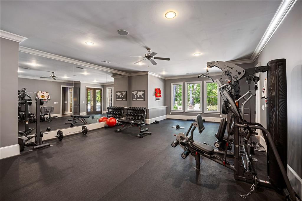 820 Loridans Drive NE