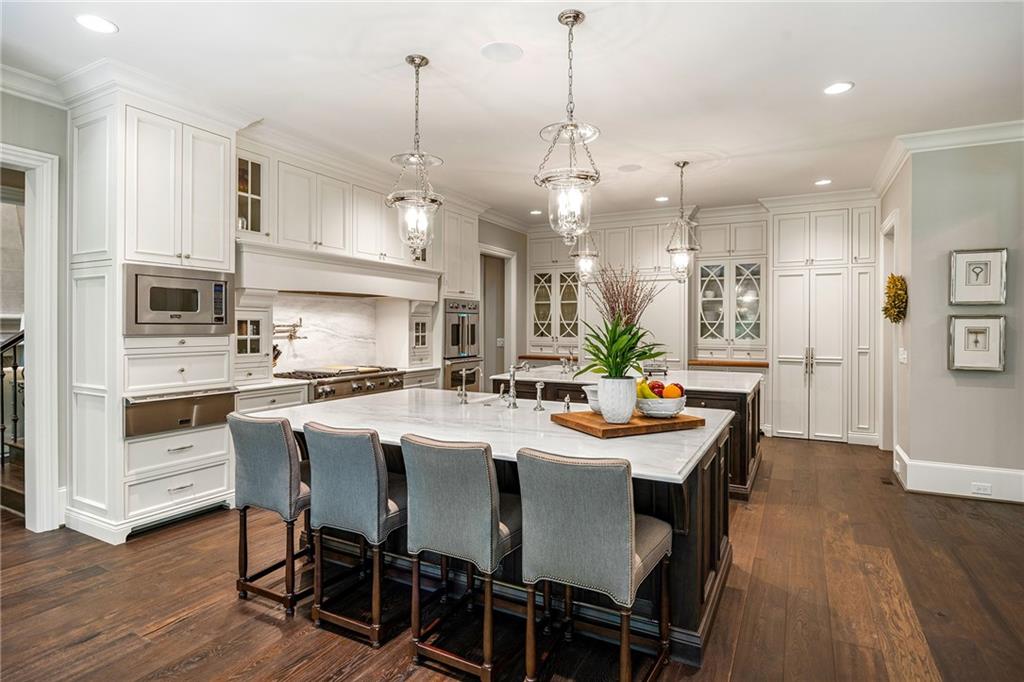 820 Loridans Drive NE