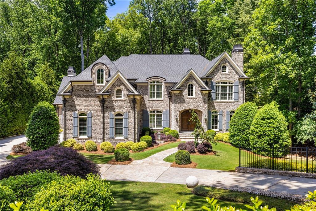 820 Loridans Drive NE