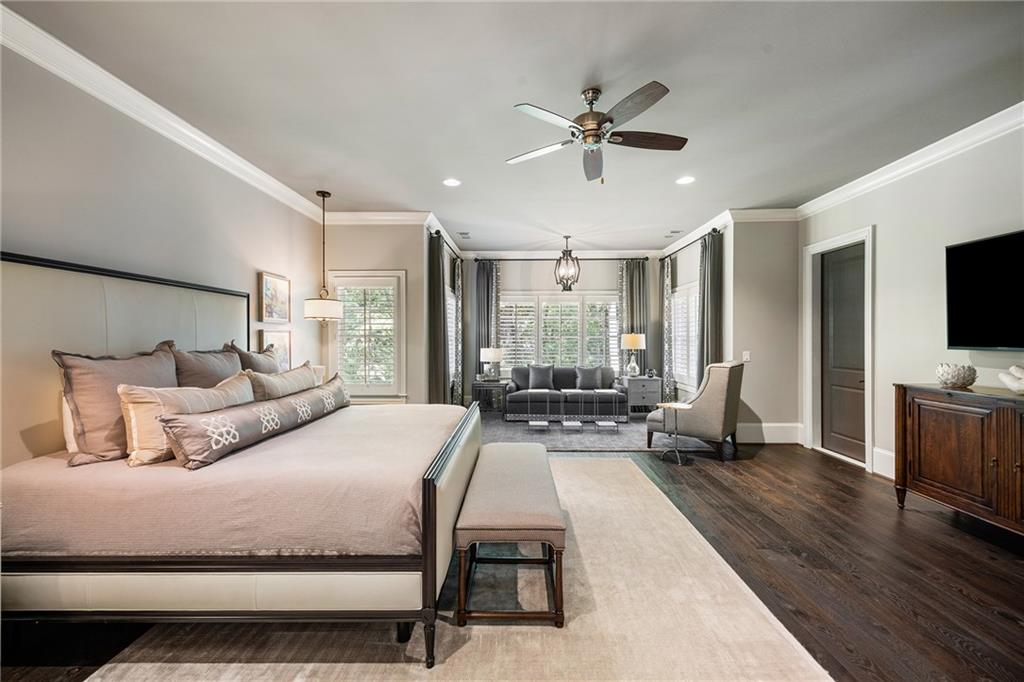 820 Loridans Drive NE