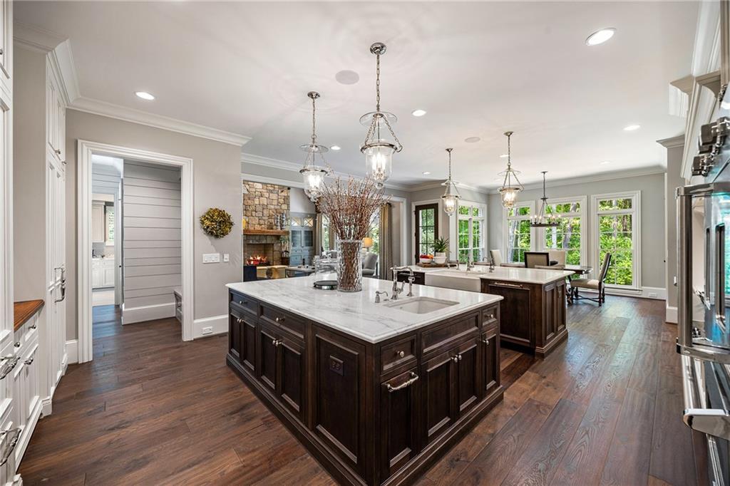 820 Loridans Drive NE