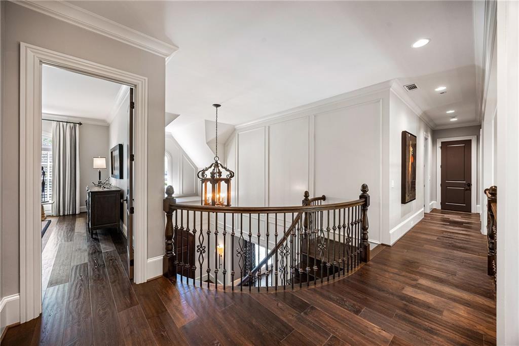 820 Loridans Drive NE
