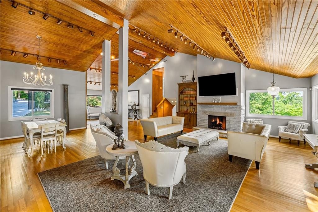 132 Laurel Drive NE
