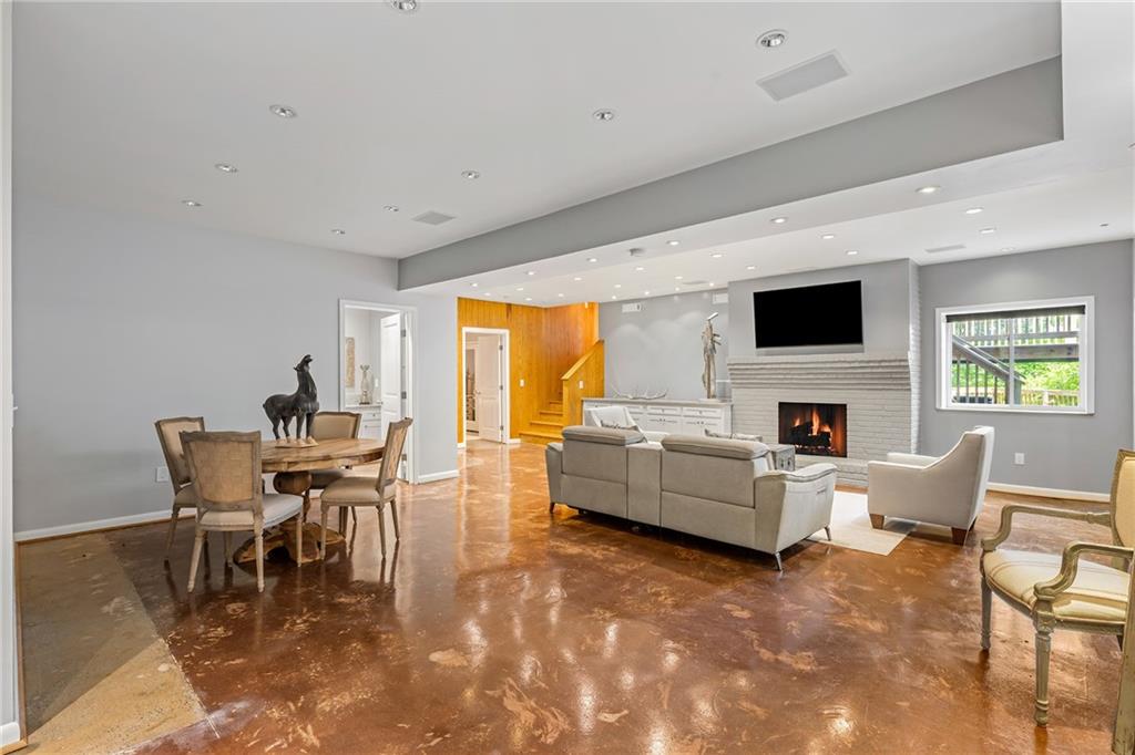 132 Laurel Drive NE