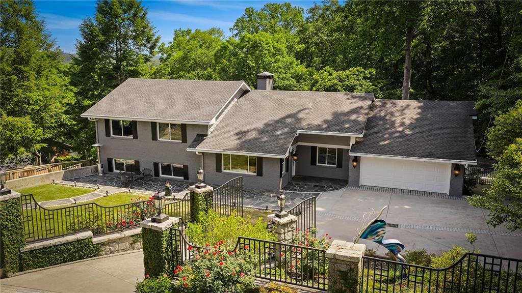 132 Laurel Drive NE