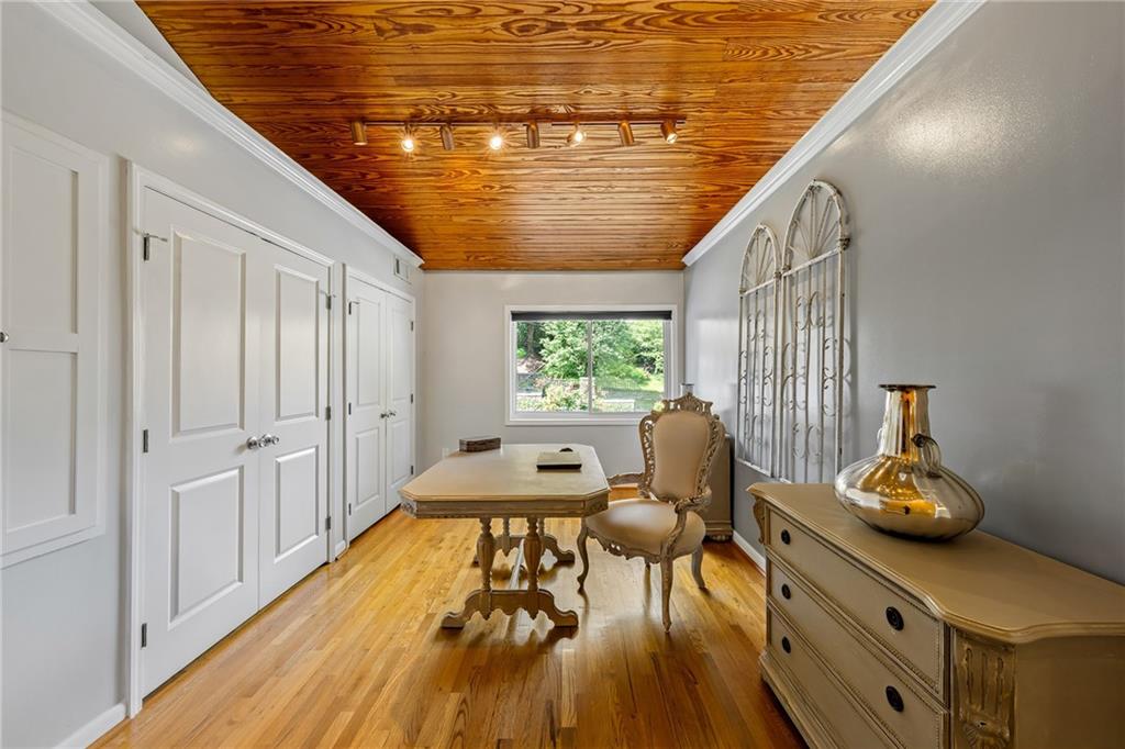 132 Laurel Drive NE