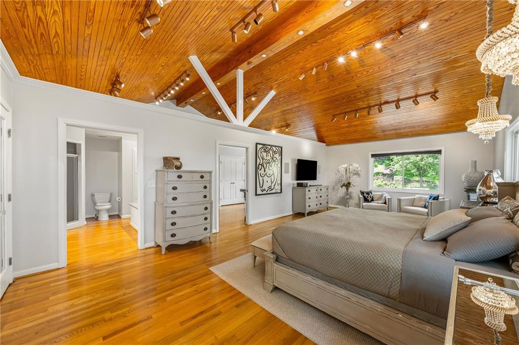132 Laurel Drive NE