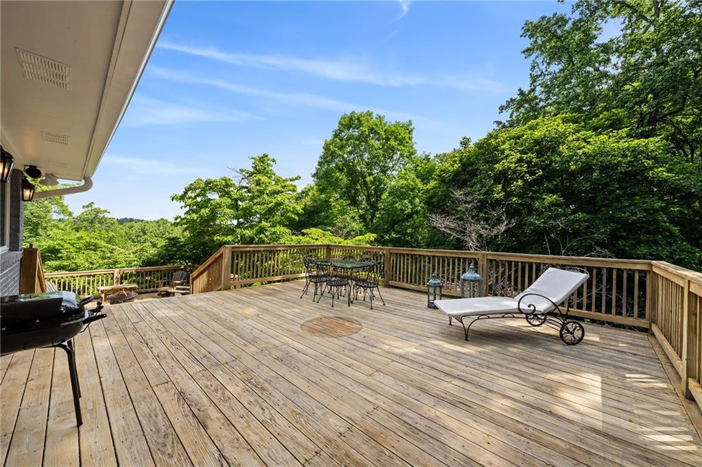 132 Laurel Drive NE