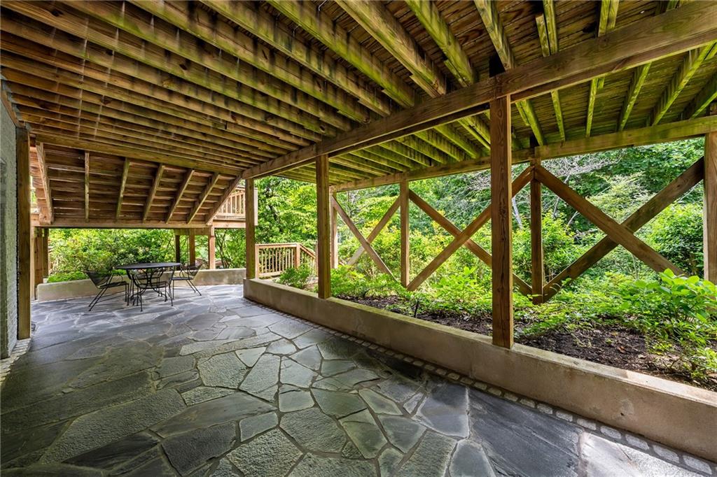 132 Laurel Drive NE