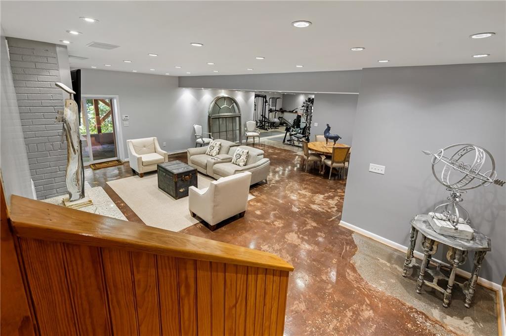 132 Laurel Drive NE