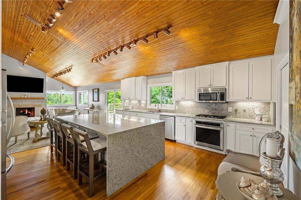 132 Laurel Drive NE