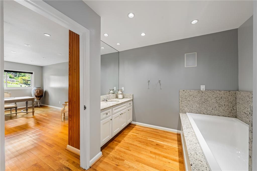 132 Laurel Drive NE