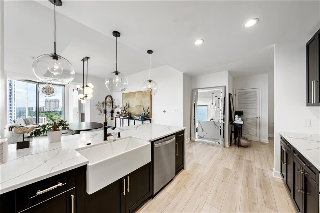 2795 Peachtree Road NE Unit 1701