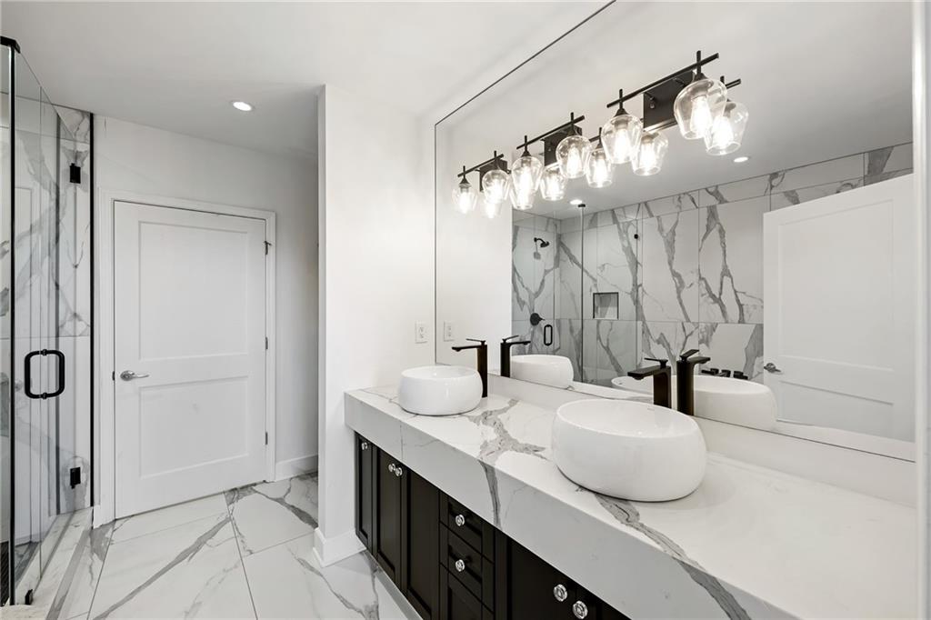 2795 Peachtree Road NE Unit 1701
