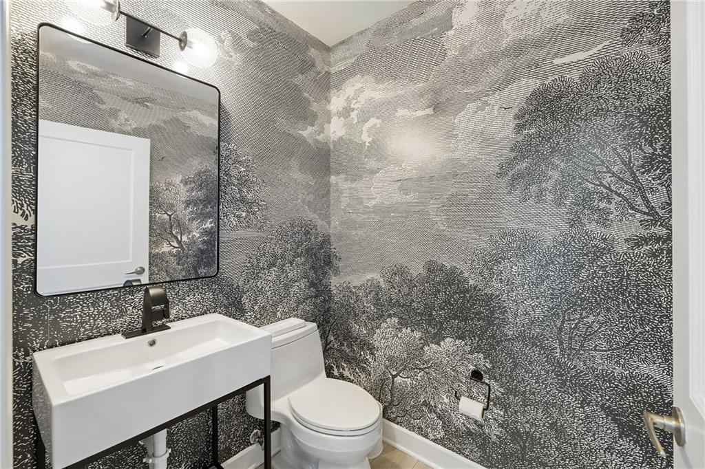 2795 Peachtree Road NE Unit 1701
