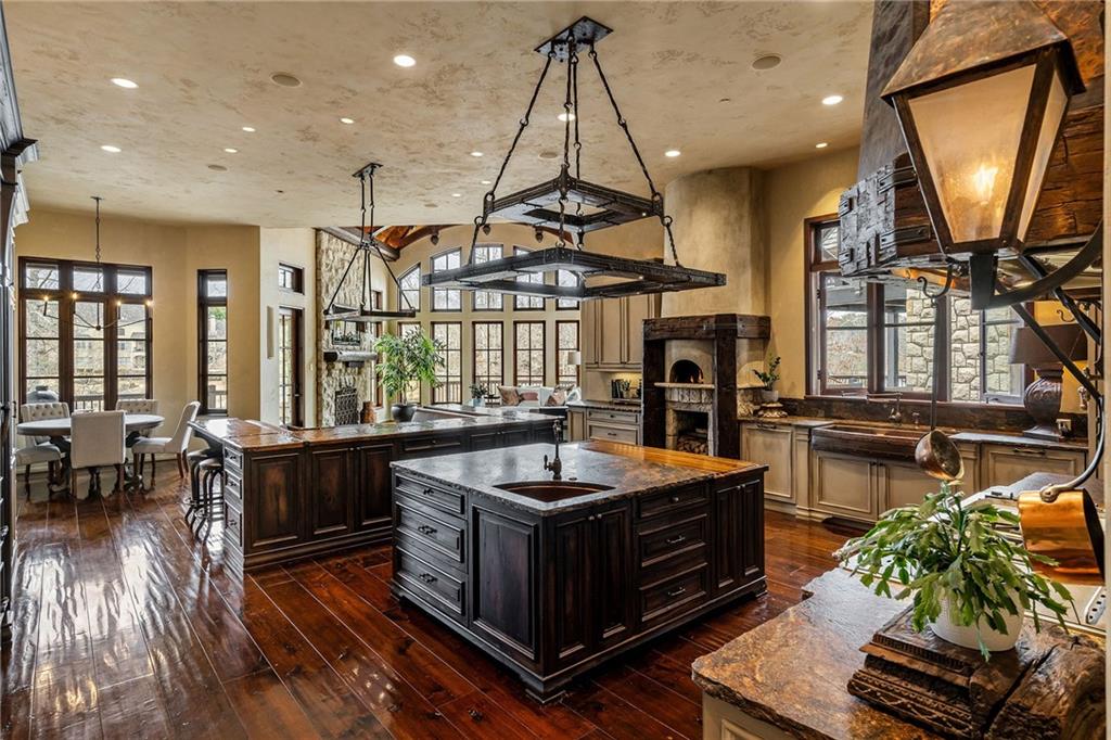 550 Blue Heron Way