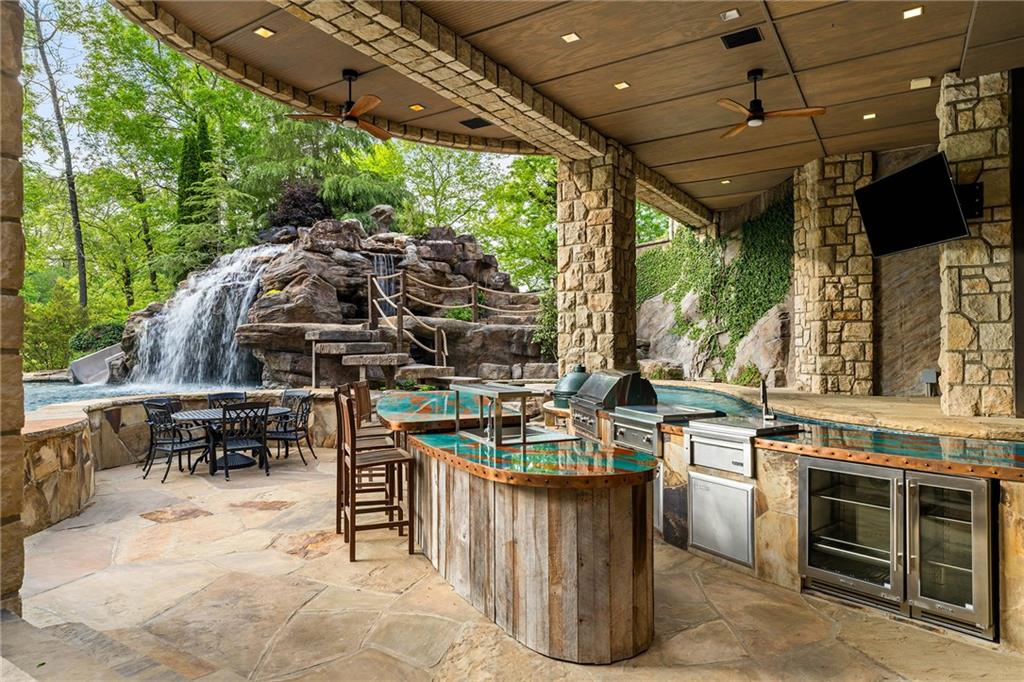 550 Blue Heron Way
