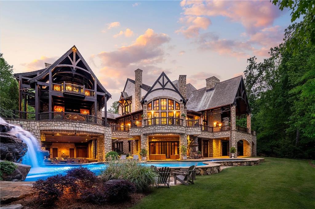 550 Blue Heron Way