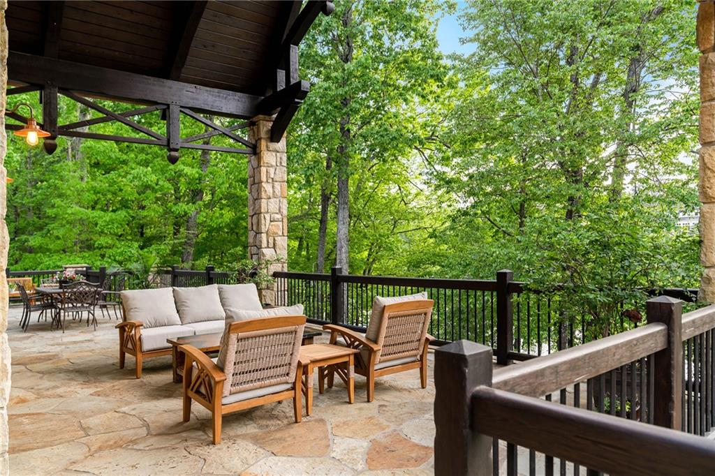 550 Blue Heron Way